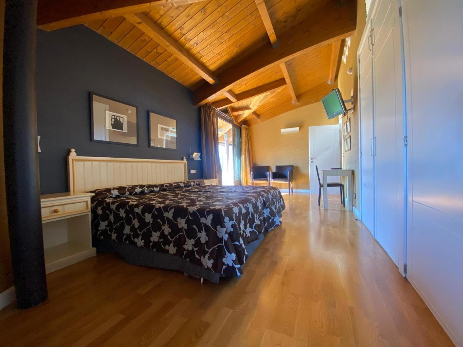 Roomrural Hotel Iru-Bide Lumbier Exteriör bild