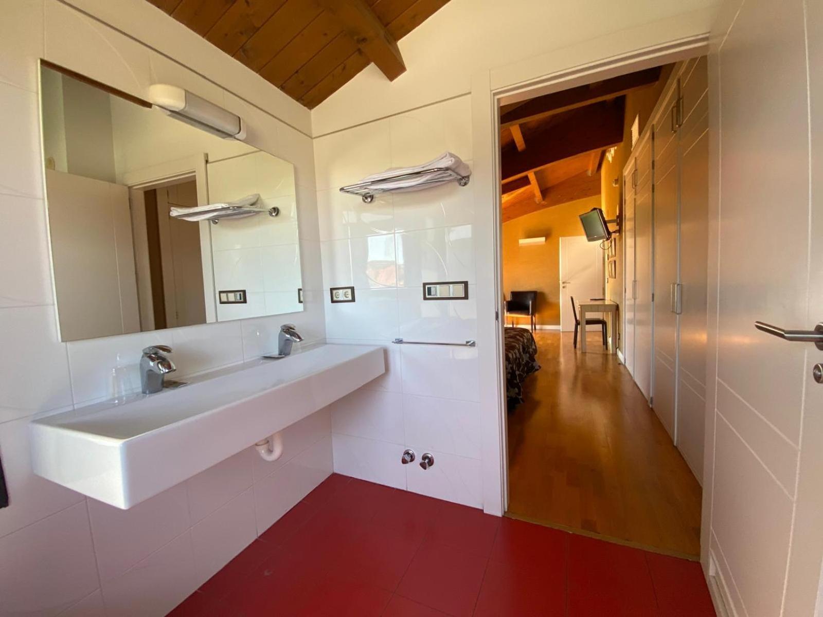 Roomrural Hotel Iru-Bide Lumbier Exteriör bild