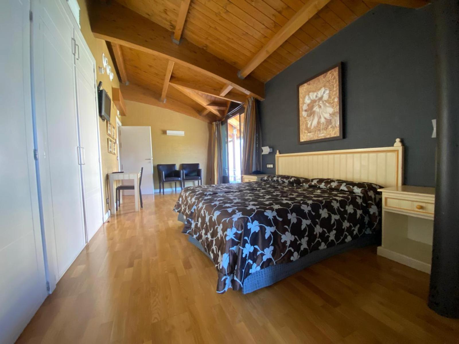Roomrural Hotel Iru-Bide Lumbier Exteriör bild